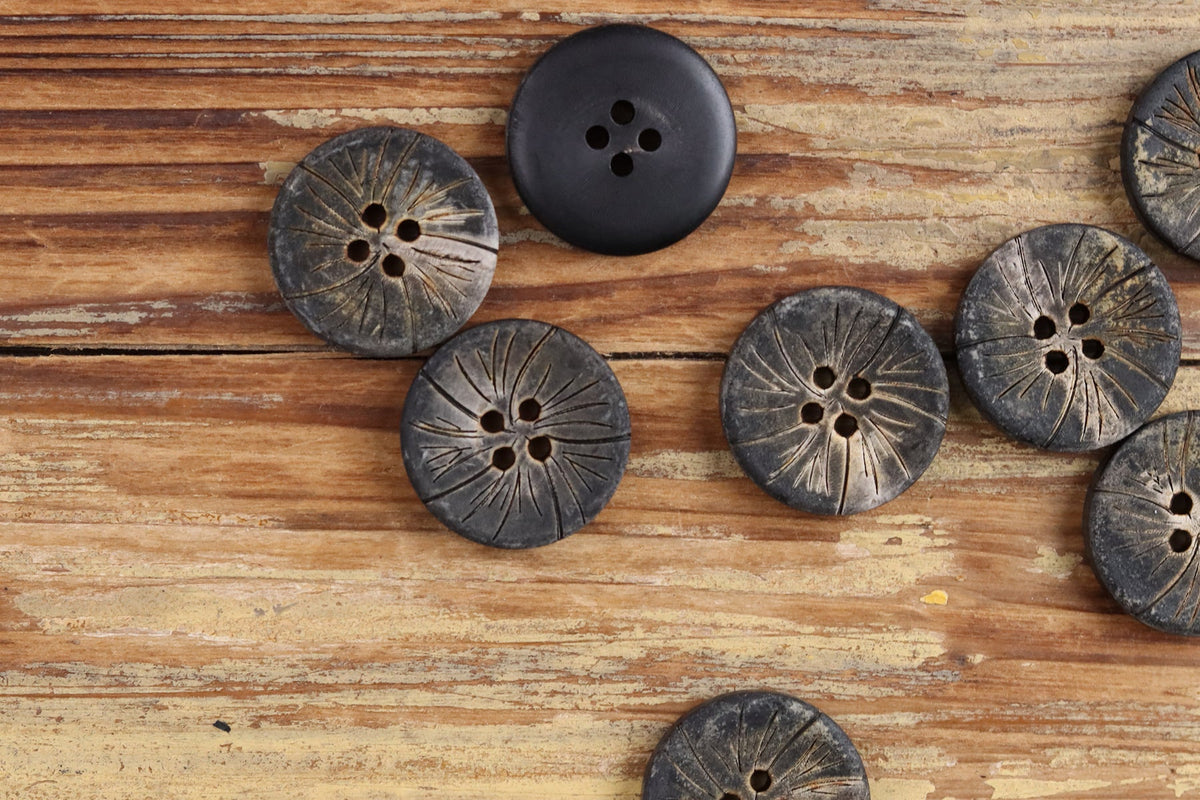 Black Charred Natural Buffalo Horn Round 4-Hole Plum Blossom Texture Buttons – Set of 20 Burned Grey