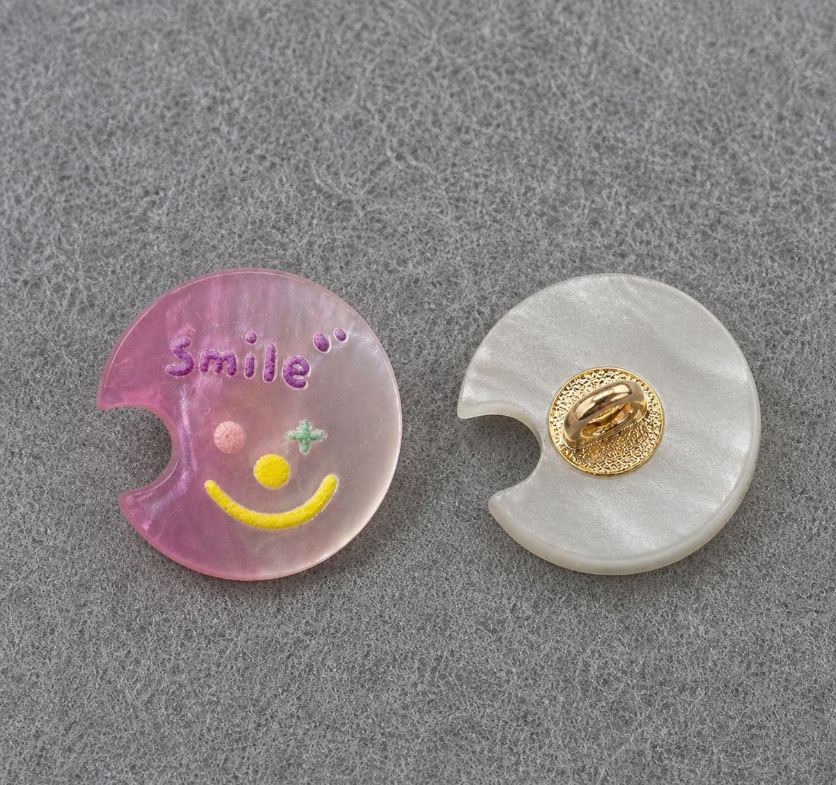 17mm Moon-Shaped Smiley Clown Resin Shank Buttons – 20pcs Pink