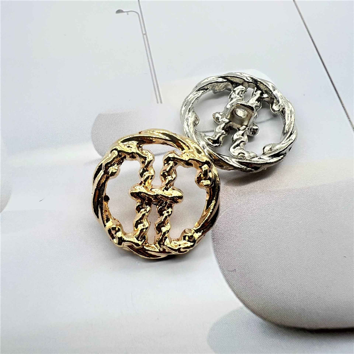 1 Inch Vintage British-Style "H" Initial Metal Sewing Buttons 30pcs