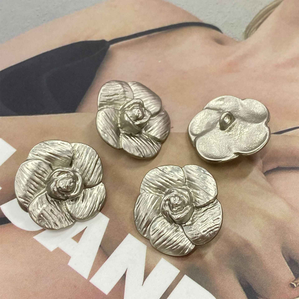 20/23mm 3D Five-Petal Flower Metal Shank Buttons 20pcs Nickel