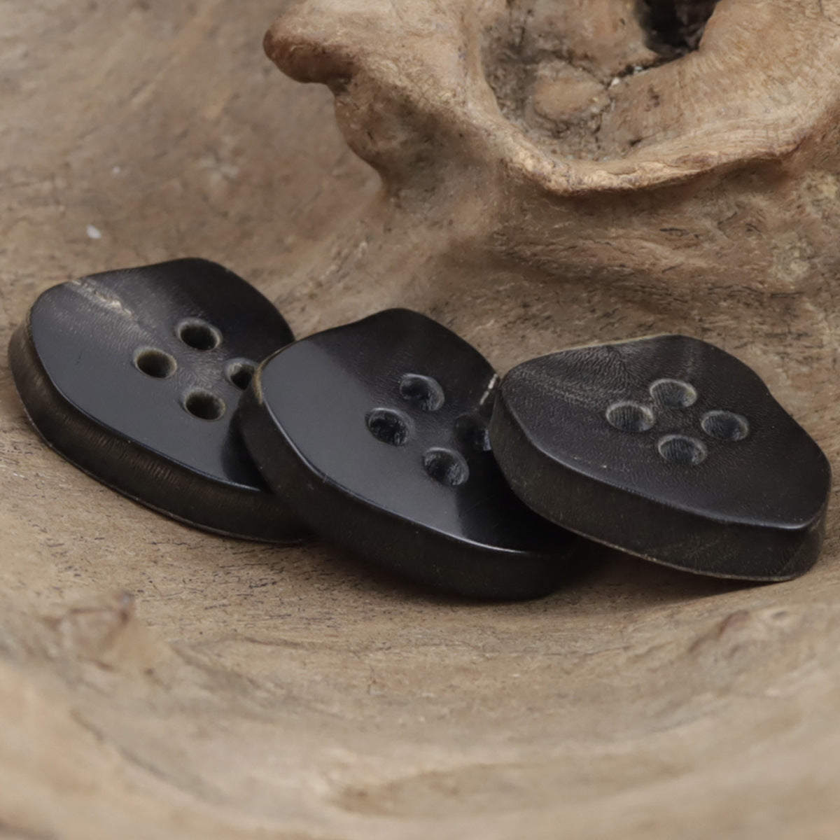 Irregular Diamond-Shaped Burnished Vintage Natural Horn Buttons,10pcs