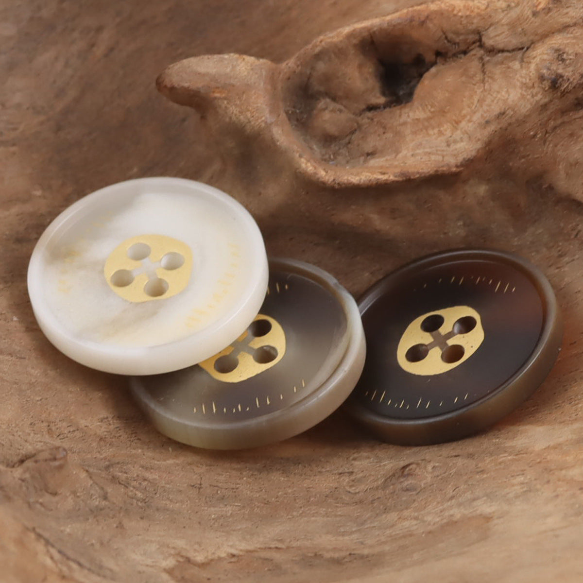Round 4 Hole Imitation Horn Resin Buttons 20pcs