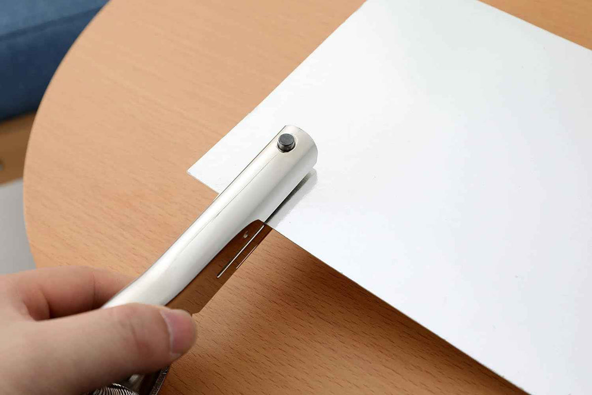 Robuster handgehaltener Langlocher für Papierkarten, Kunststoffkarton