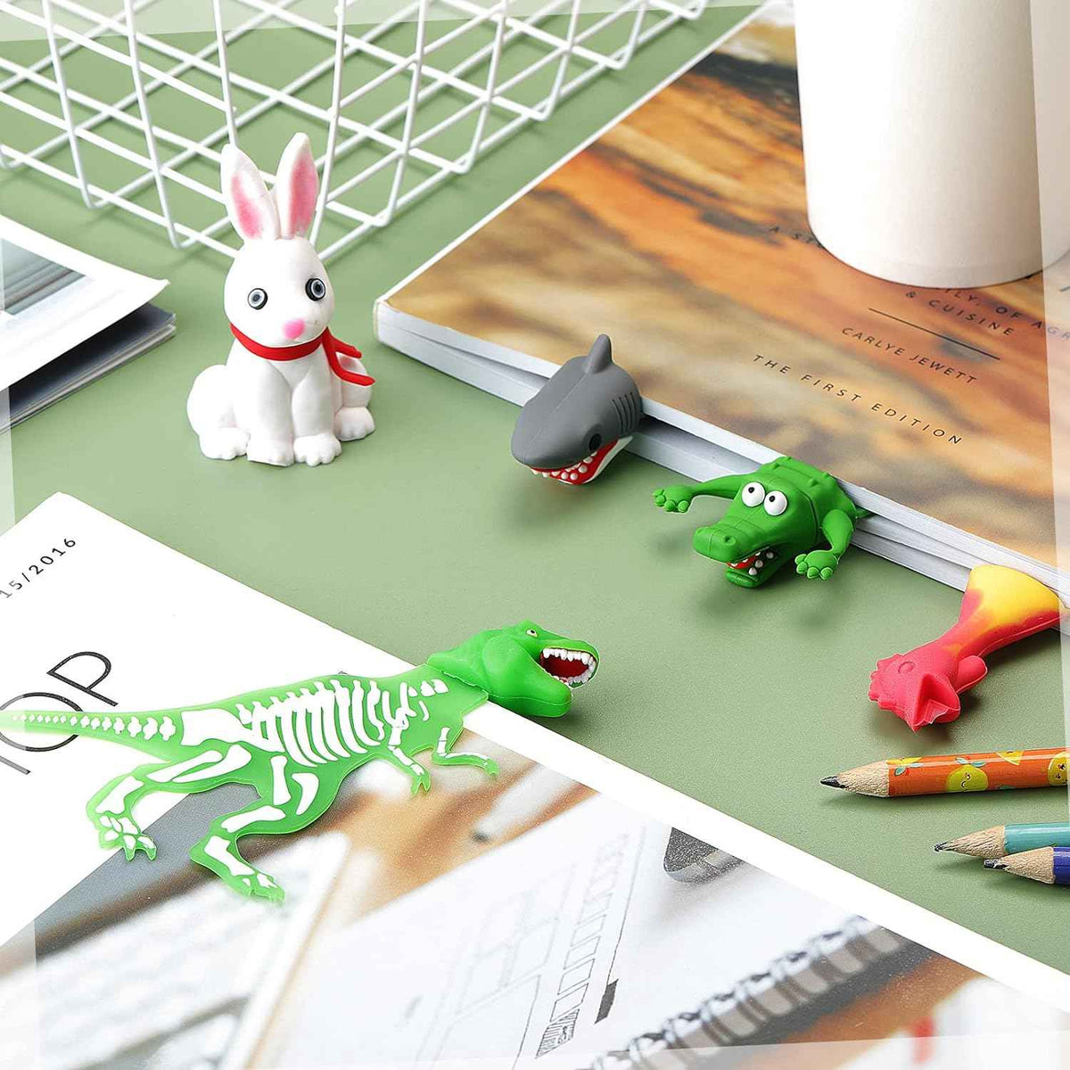 4Pcs Luminous Dinosaur Shark Crocodile Chicken Bookmarks