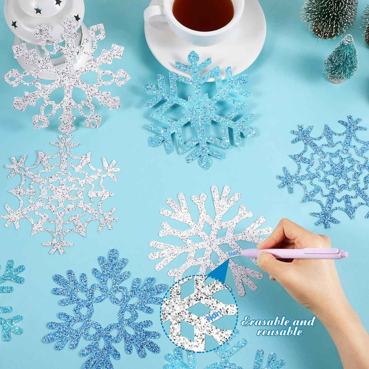 45 piezas de recortes de papel de copo de nieve de Navidad de invierno con puntos de pegamento